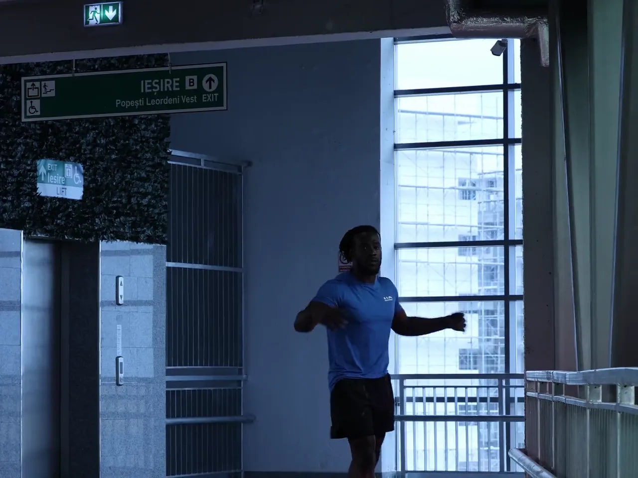 Neverover athlete training in the gym